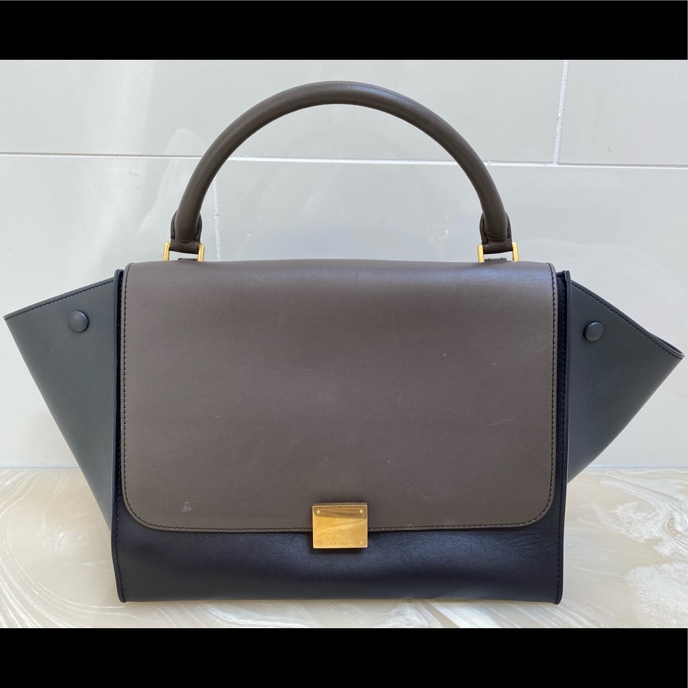 SOLD ON IG ✨Celine Medium TriColour Trapeze!✨